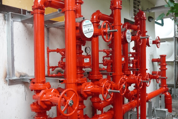 Трубопровод к пожарному крану: особенности, монтаж и эксплуатация